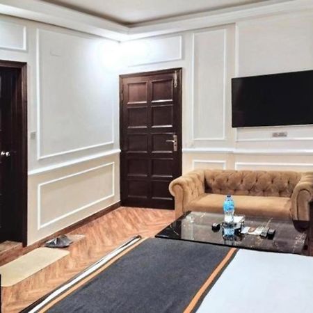 Riviera Courtyard Guest House イスラマバード エクステリア 写真