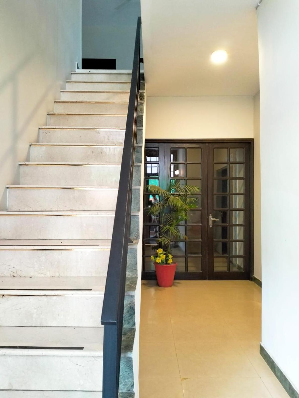 Riviera Courtyard Guest House イスラマバード エクステリア 写真
