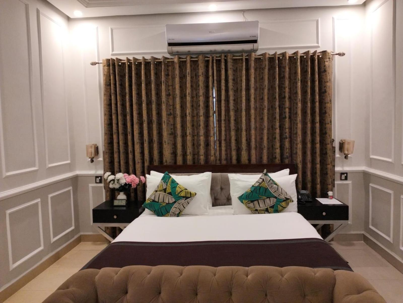 Riviera Courtyard Guest House イスラマバード エクステリア 写真