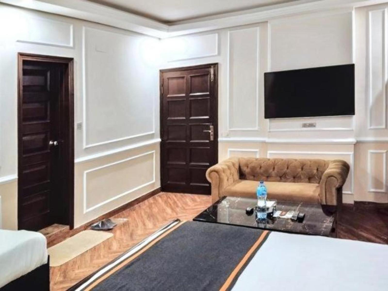 Riviera Courtyard Guest House イスラマバード エクステリア 写真